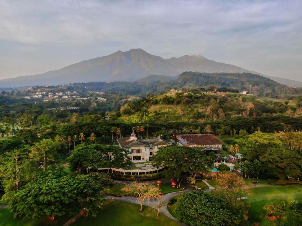 Taman Dayu Golf Club And Resort Prigen Exterior photo