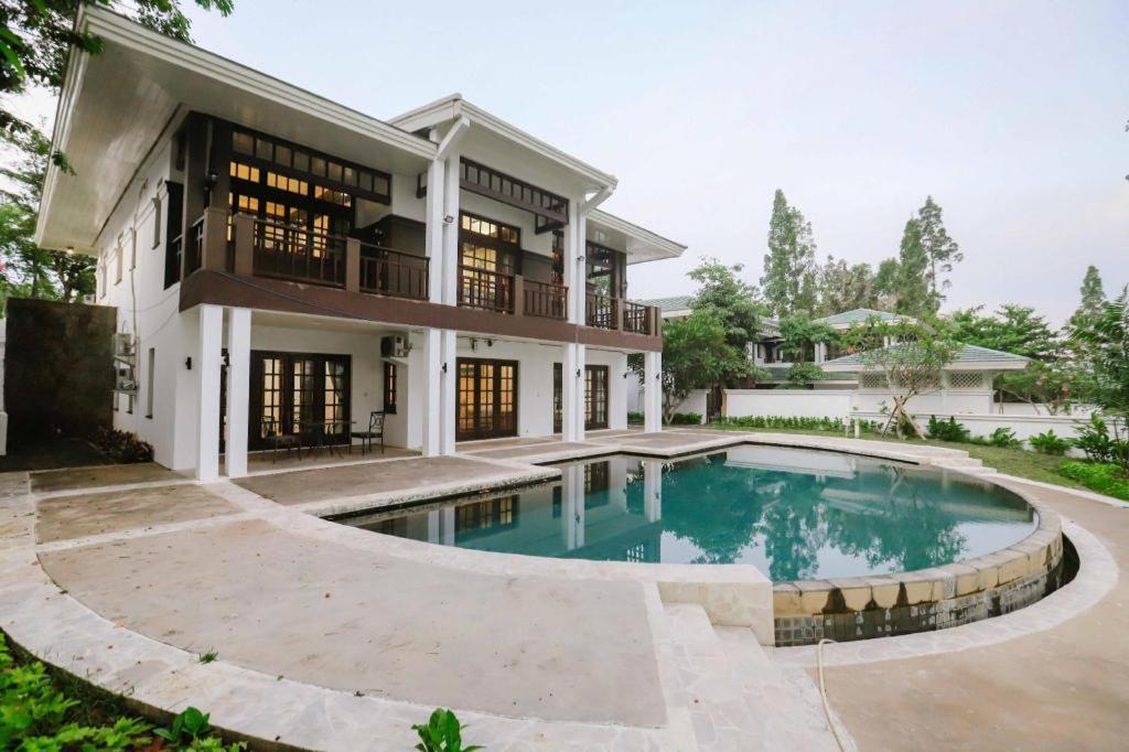 Taman Dayu Golf Club And Resort Prigen Exterior photo