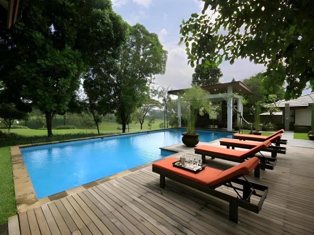 Taman Dayu Golf Club And Resort Prigen Exterior photo