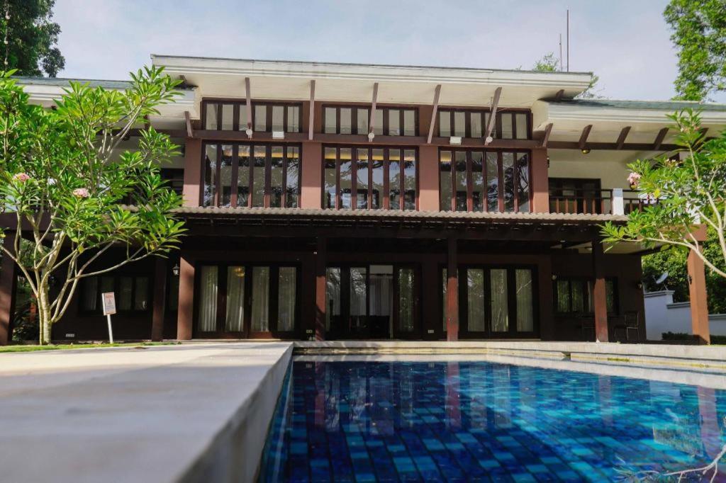 Taman Dayu Golf Club And Resort Prigen Exterior photo